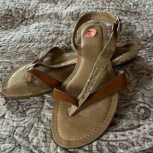 Kenneth Cole Reaction sandals